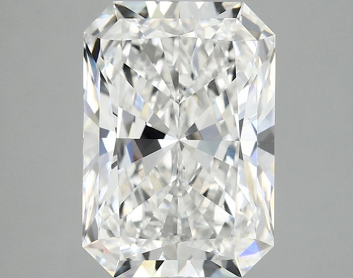 4.14 Carat Radiant Shaped Ideal Cut VVS2 IGI Certified Lab Grown Diamond