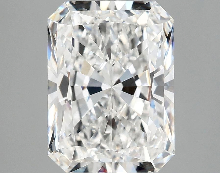 3.87 Carat Radiant Shaped Excellent Cut VS1 IGI Certified Lab Grown Diamond