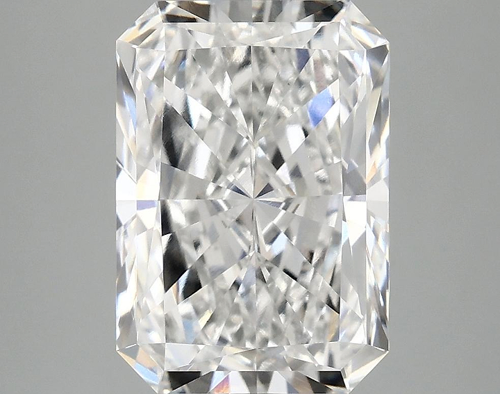 3.91 Carat Radiant Shaped Ideal Cut VS1 IGI Certified Lab Grown Diamond