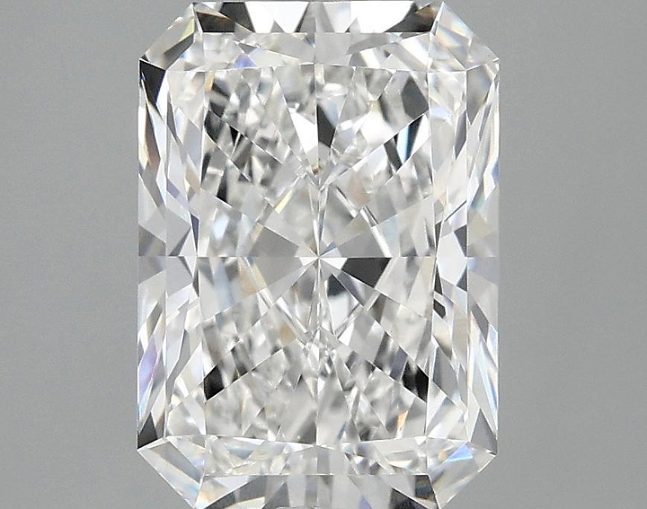 3.04 Carat Radiant Shaped Ideal Cut VVS2 IGI Certified Lab Grown Diamond