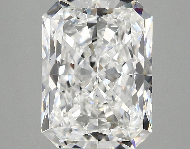 2.87 Carat Radiant Shaped Excellent Cut VS2 IGI Certified Lab Grown Diamond