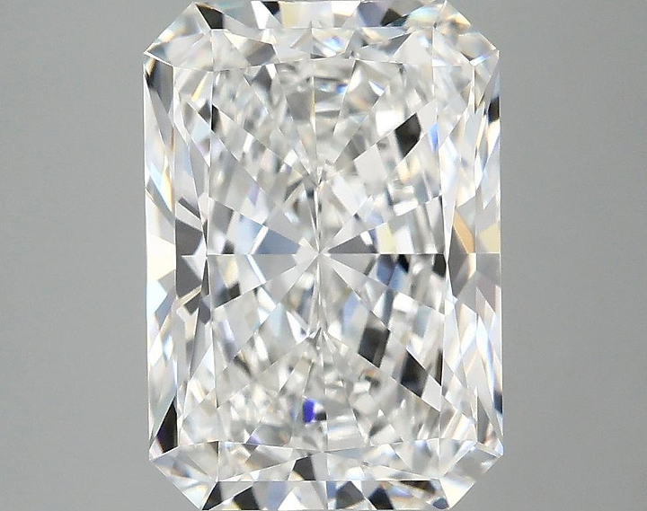 4.04 Carat Radiant Shaped Ideal Cut VVS2 IGI Certified Lab Grown Diamond