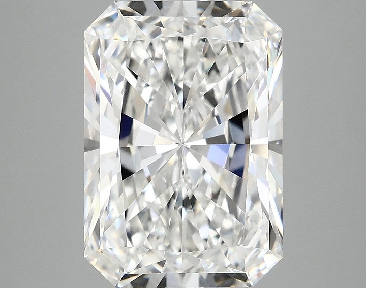 4.1 Carat Radiant Shaped Ideal Cut VVS2 IGI Certified Lab Grown Diamond