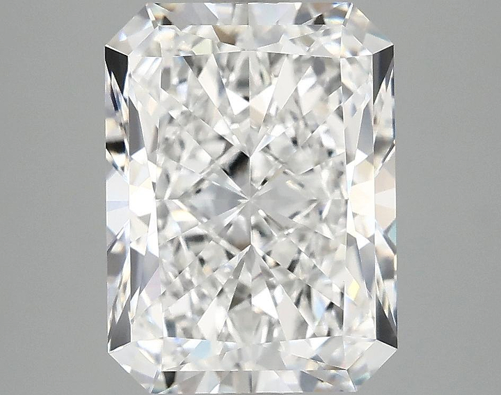3.9 Carat Radiant Shaped Excellent Cut VVS2 IGI Certified Lab Grown Diamond