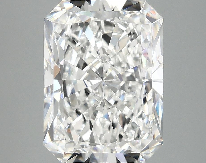 4.02 Carat Radiant Shaped Excellent Cut VVS2 IGI Certified Lab Grown Diamond