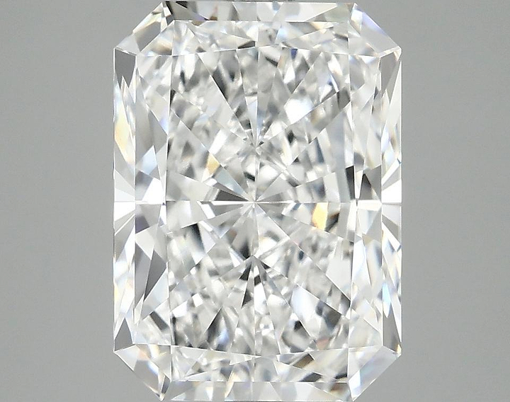 3.82 Carat Radiant Shaped Excellent Cut VVS2 IGI Certified Lab Grown Diamond