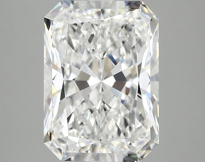 3.88 Carat Radiant Shaped Ideal Cut VVS2 IGI Certified Lab Grown Diamond