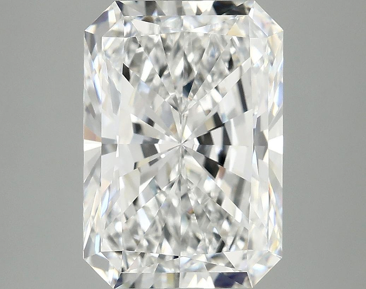 4.9 Carat Radiant Shaped Ideal Cut VVS2 IGI Certified Lab Grown Diamond