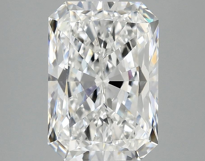 3.1 Carat Radiant Shaped Ideal Cut VVS2 IGI Certified Lab Grown Diamond
