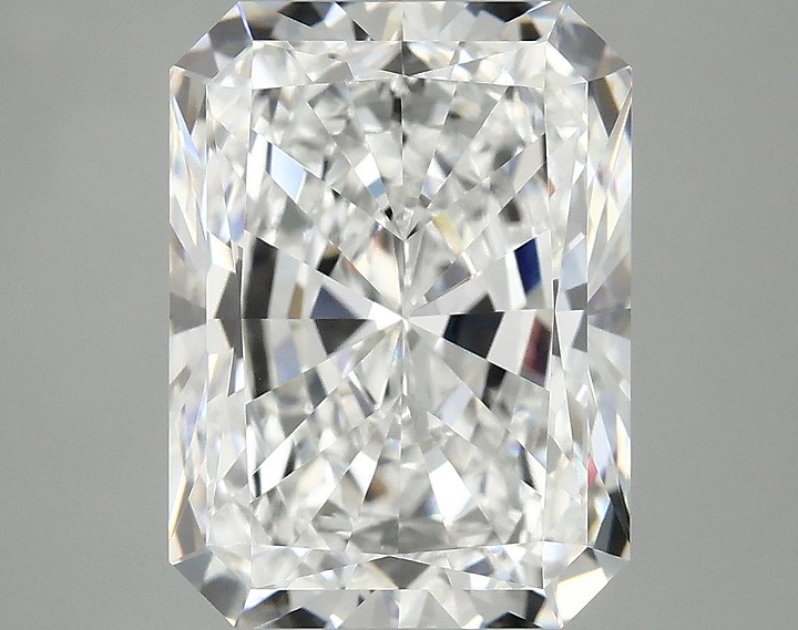 4.99 Carat Radiant Shaped Excellent Cut VVS2 IGI Certified Lab Grown Diamond