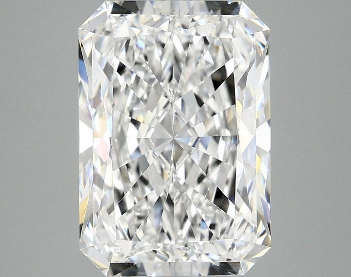 3.84 Carat Radiant Shaped Ideal Cut VVS2 IGI Certified Lab Grown Diamond