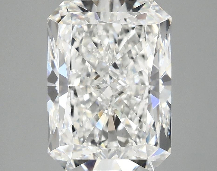 4.11 Carat Radiant Shaped Excellent Cut VVS2 IGI Certified Lab Grown Diamond