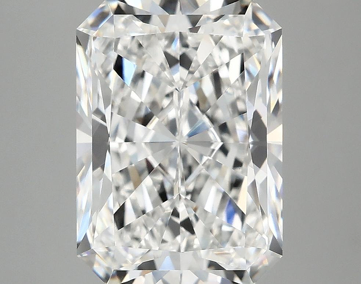 4.99 Carat Radiant Shaped Ideal Cut VVS2 IGI Certified Lab Grown Diamond