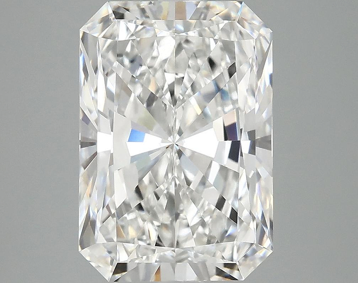 3.97 Carat Radiant Shaped Ideal Cut VVS2 IGI Certified Lab Grown Diamond