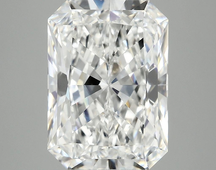 4.9 Carat Radiant Shaped Ideal Cut VVS2 IGI Certified Lab Grown Diamond