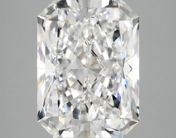 3.4 Carat Radiant Shaped Excellent Cut VVS2 IGI Certified Lab Grown Diamond