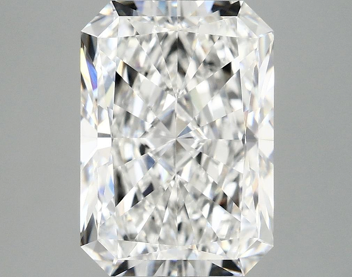 4.57 Carat Radiant Shaped Ideal Cut VVS2 IGI Certified Lab Grown Diamond