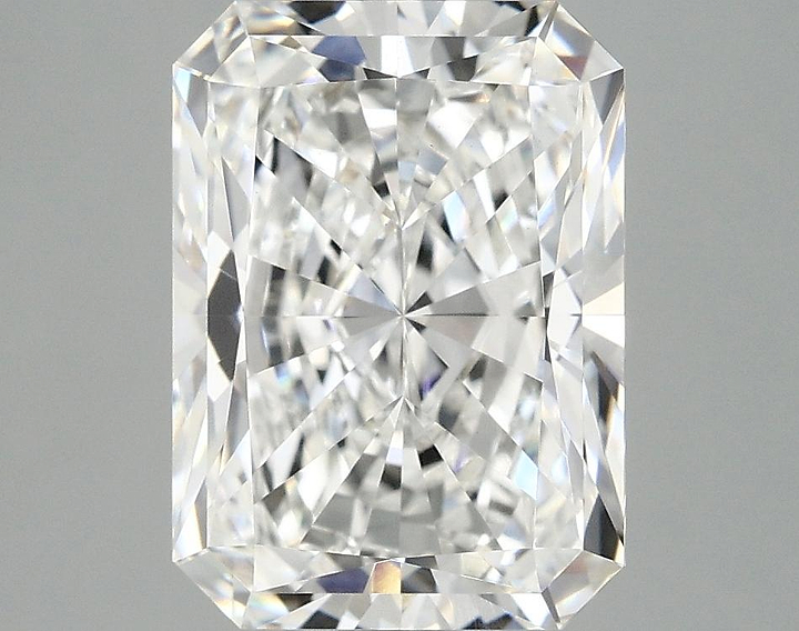 4.24 Carat Radiant Shaped Excellent Cut VVS2 IGI Certified Lab Grown Diamond