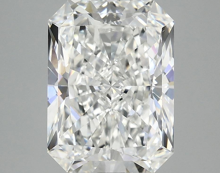 3.92 Carat Radiant Shaped Excellent Cut VS1 IGI Certified Lab Grown Diamond