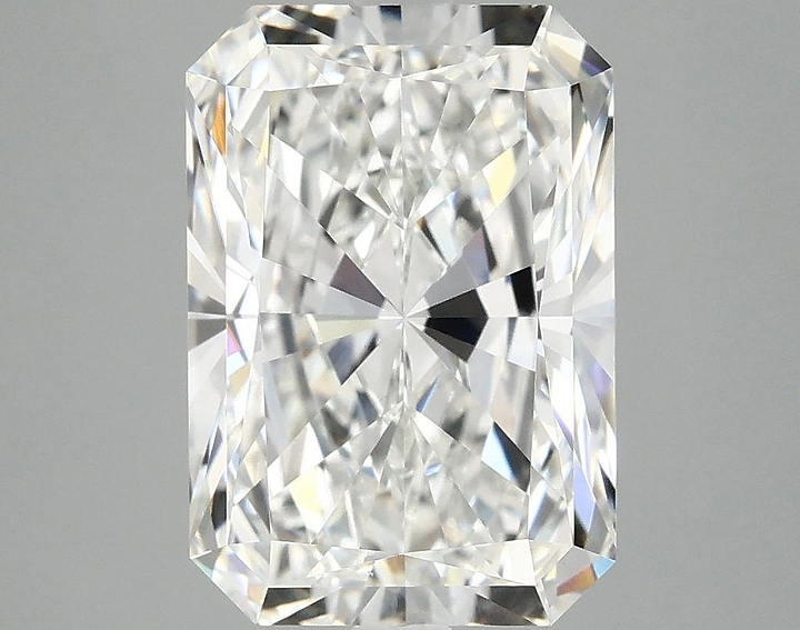 4.57 Carat Radiant Shaped Ideal Cut VVS2 IGI Certified Lab Grown Diamond