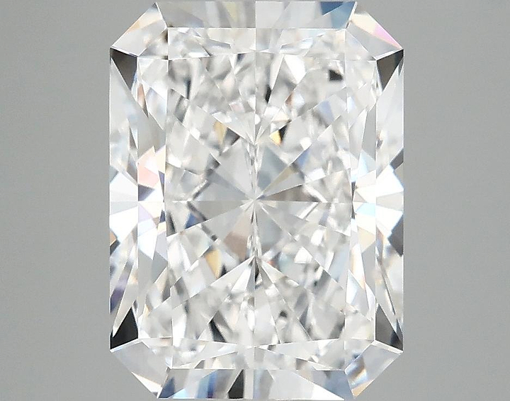 4.37 Carat Radiant Shaped Excellent Cut VVS2 IGI Certified Lab Grown Diamond