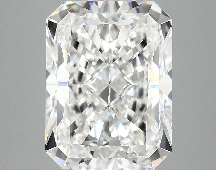 4.75 Carat Radiant Shaped Excellent Cut VVS2 IGI Certified Lab Grown Diamond