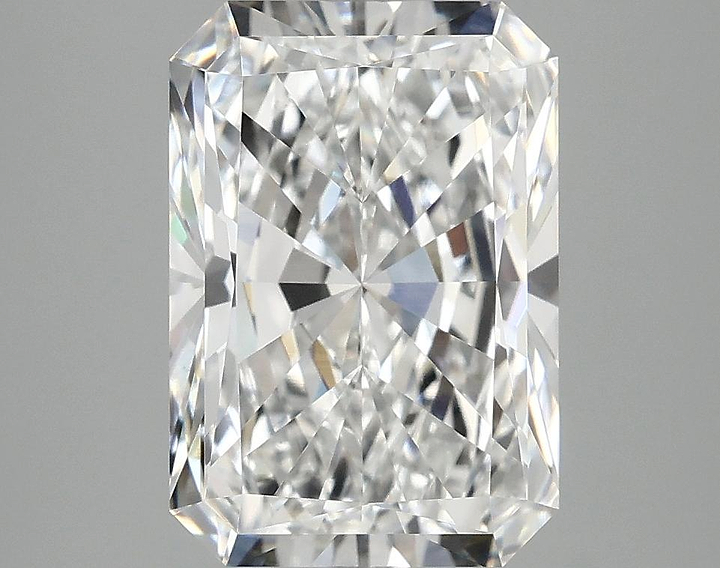 3.85 Carat Radiant Shaped Ideal Cut VVS2 IGI Certified Lab Grown Diamond