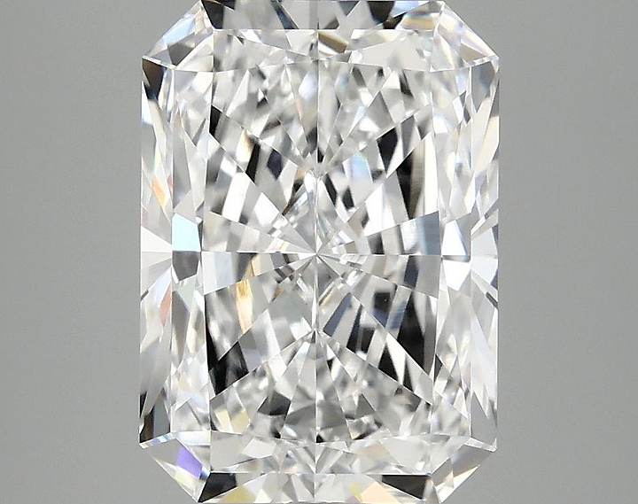 3.8 Carat Radiant Shaped Excellent Cut VVS2 IGI Certified Lab Grown Diamond