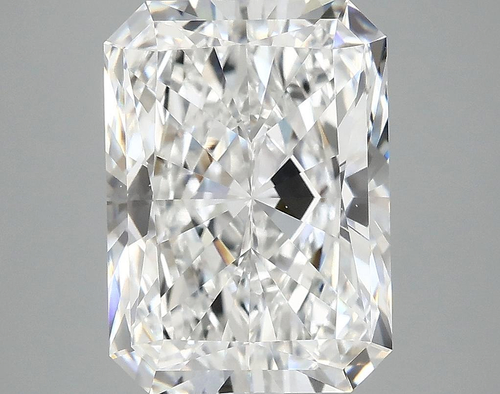 4.97 Carat Radiant Shaped Excellent Cut VS1 IGI Certified Lab Grown Diamond