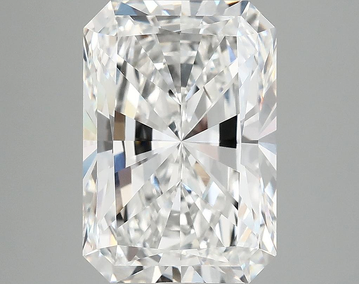 4.9 Carat Radiant Shaped Ideal Cut VVS2 IGI Certified Lab Grown Diamond