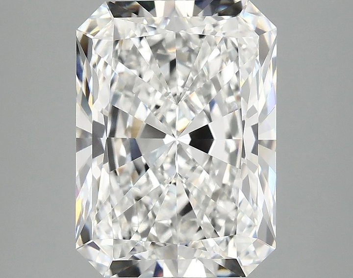 4.81 Carat Radiant Shaped Excellent Cut VVS2 IGI Certified Lab Grown Diamond