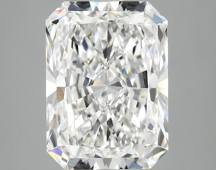 4.01 Carat Radiant Shaped Ideal Cut VVS2 IGI Certified Lab Grown Diamond