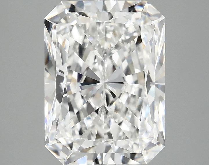 4.87 Carat Radiant Shaped Excellent Cut VVS2 IGI Certified Lab Grown Diamond