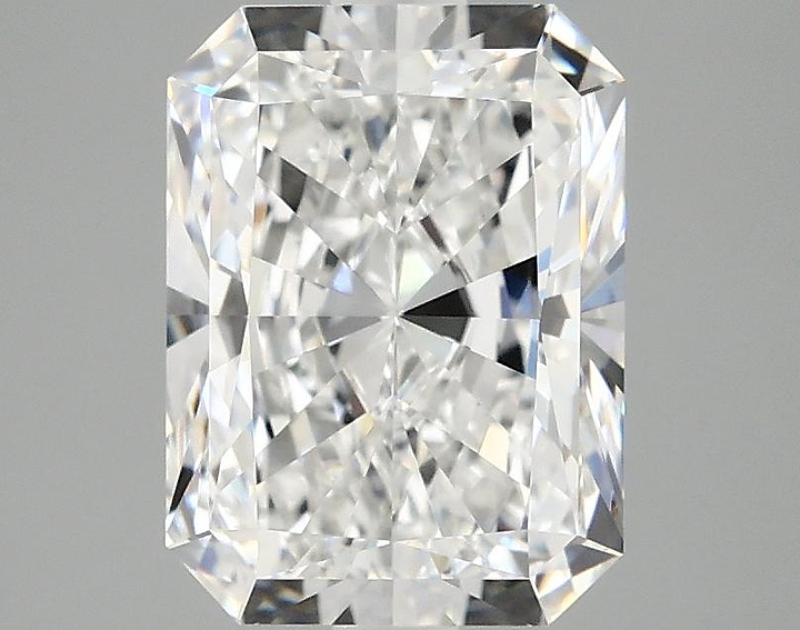 2.81 Carat Radiant Shaped Excellent Cut VVS2 IGI Certified Lab Grown Diamond