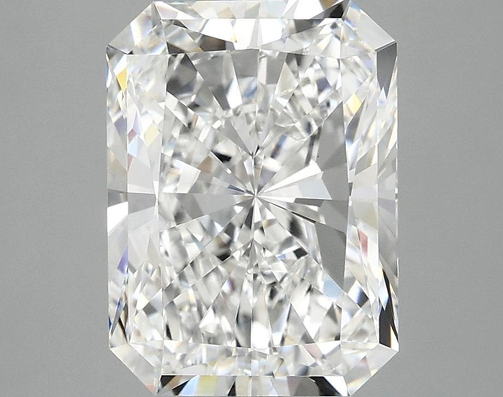 3.86 Carat Radiant Shaped Excellent Cut VVS2 IGI Certified Lab Grown Diamond