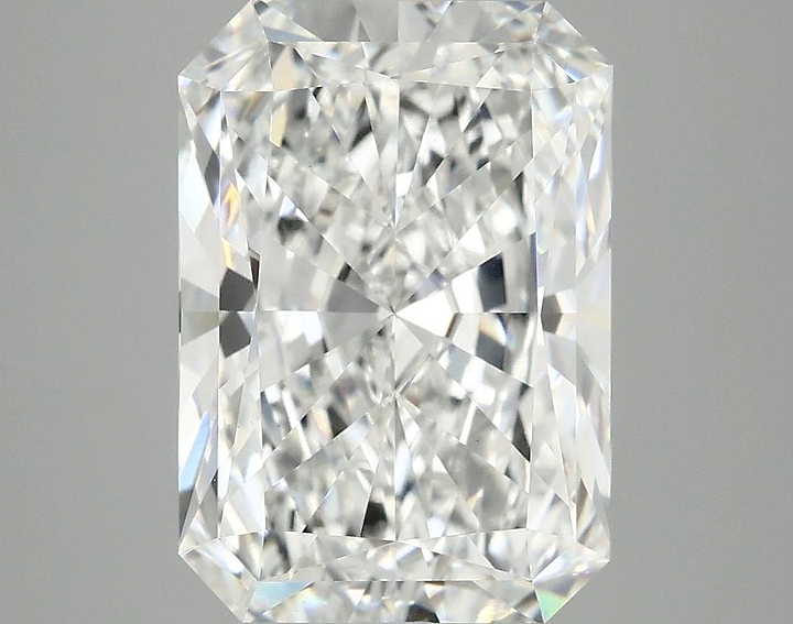 4.7 Carat Radiant Shaped Ideal Cut VVS2 IGI Certified Lab Grown Diamond