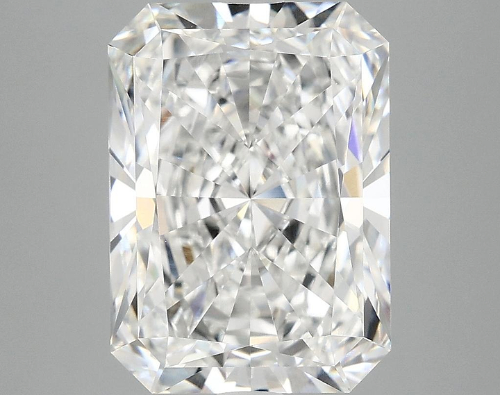 4.99 Carat Radiant Shaped Excellent Cut VVS2 IGI Certified Lab Grown Diamond