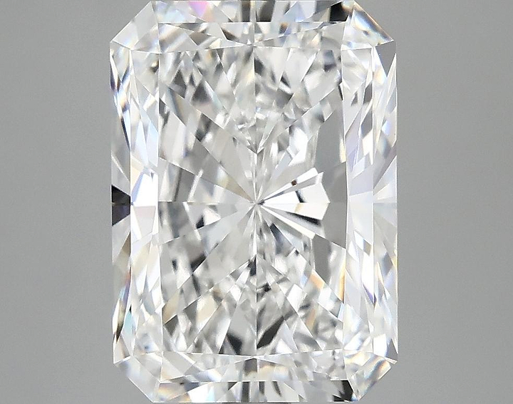 4.62 Carat Radiant Shaped Ideal Cut VS1 IGI Certified Lab Grown Diamond
