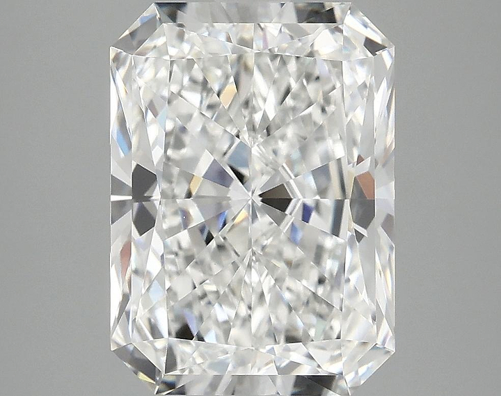 4.34 Carat Radiant Shaped Excellent Cut VVS2 IGI Certified Lab Grown Diamond