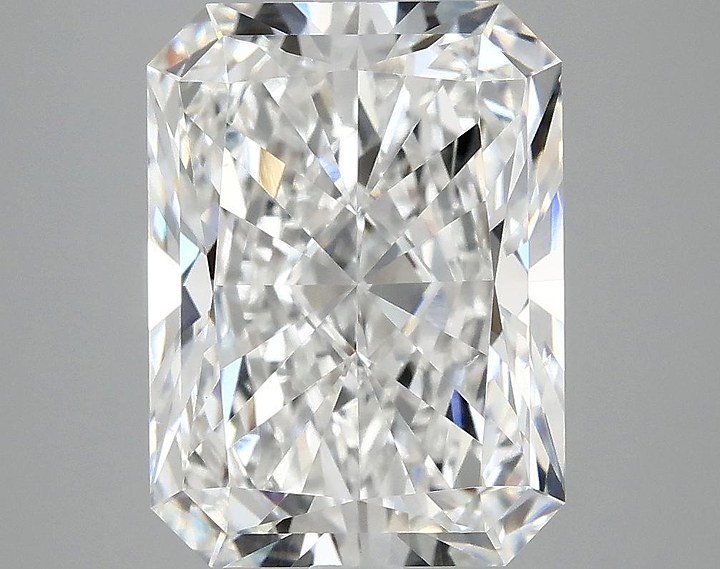 4.8 Carat Radiant Shaped Excellent Cut VS2 IGI Certified Lab Grown Diamond