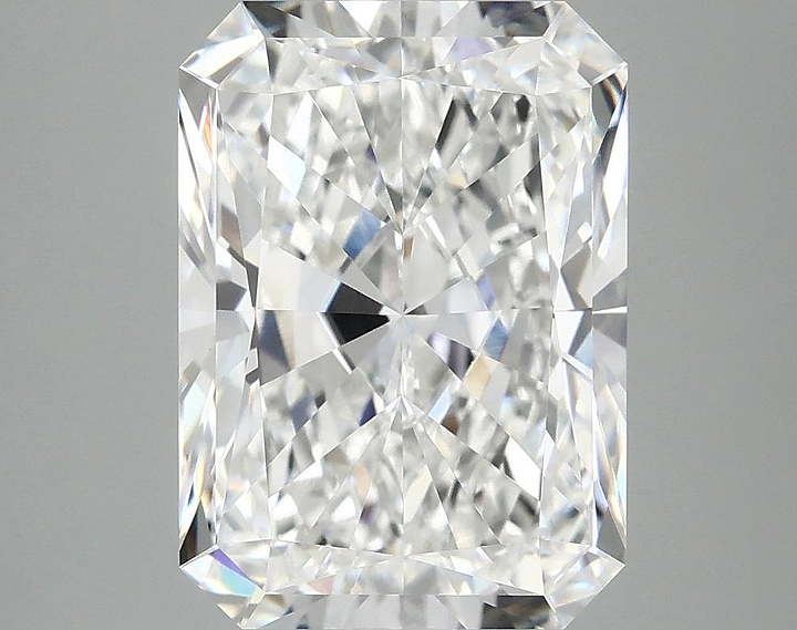 5.0 Carat Radiant Shaped Ideal Cut VVS2 IGI Certified Lab Grown Diamond