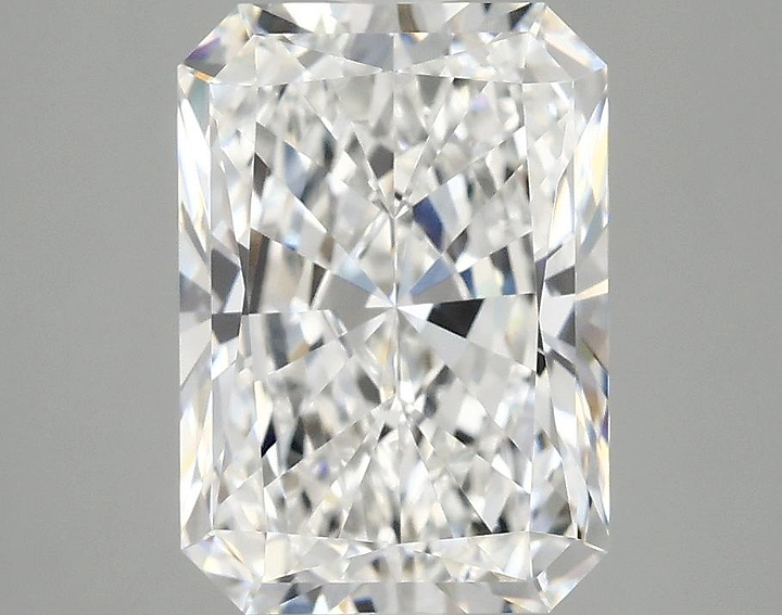 3.1 Carat Radiant Shaped Ideal Cut VVS2 IGI Certified Lab Grown Diamond