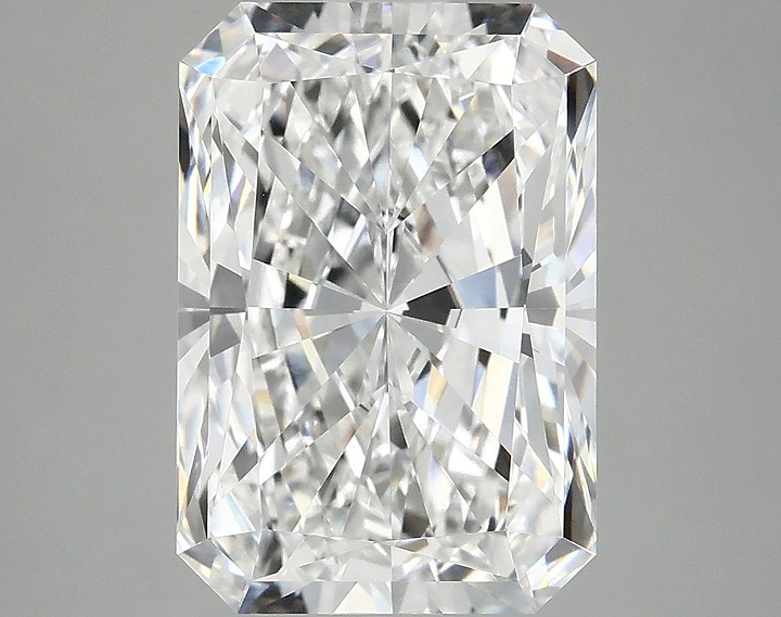 4.61 Carat Radiant Shaped Ideal Cut VVS2 IGI Certified Lab Grown Diamond