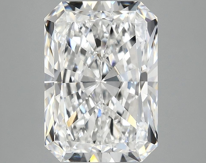 3.97 Carat Radiant Shaped Ideal Cut VVS2 IGI Certified Lab Grown Diamond