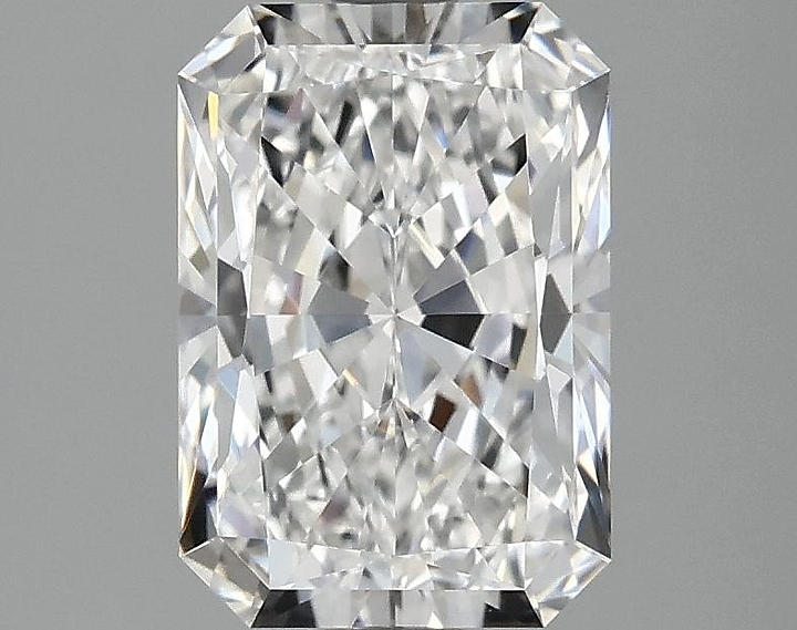 2.1 Carat Radiant Shaped Ideal Cut VVS2 IGI Certified Lab Grown Diamond