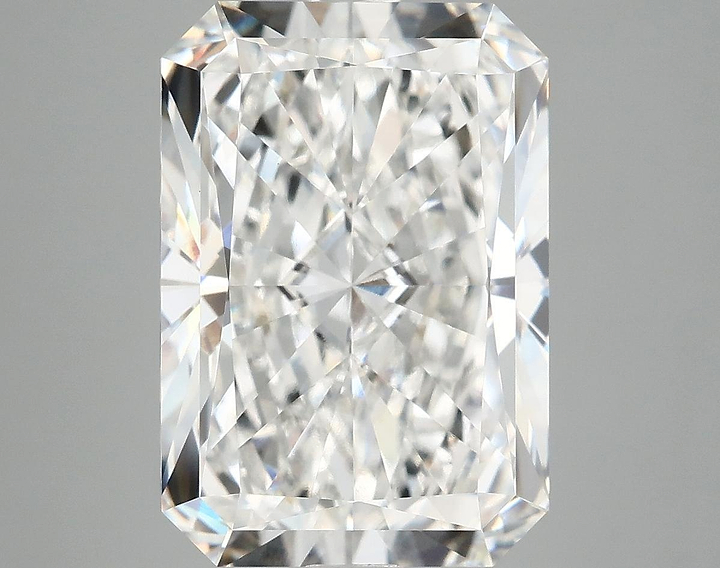 7.4 Carat Radiant Shaped Ideal Cut VVS2 IGI Certified Lab Grown Diamond