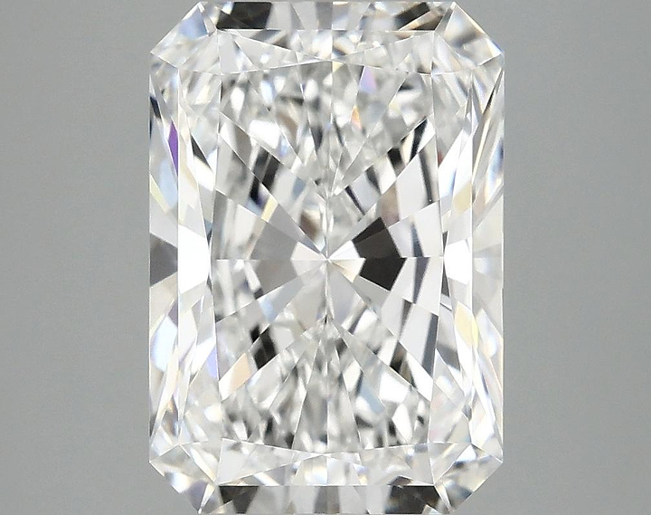 4.47 Carat Radiant Shaped Ideal Cut VVS2 IGI Certified Lab Grown Diamond