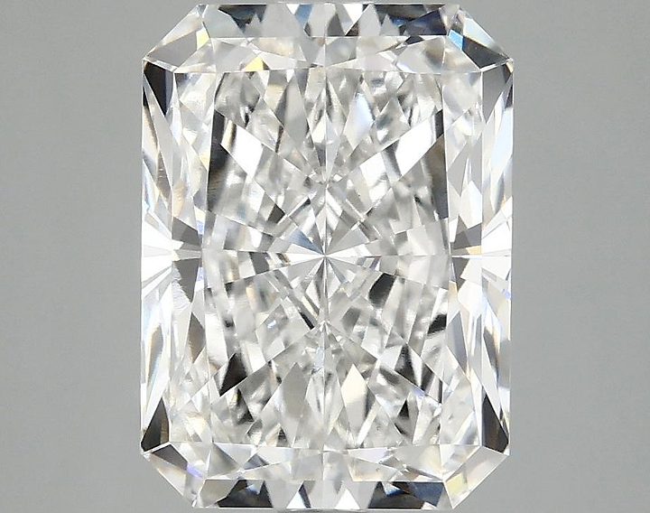 3.81 Carat Radiant Shaped Excellent Cut VS1 IGI Certified Lab Grown Diamond