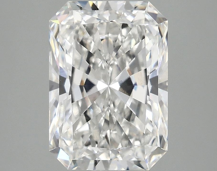 3.1 Carat Radiant Shaped Ideal Cut VVS2 IGI Certified Lab Grown Diamond