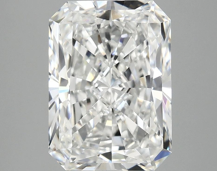 3.82 Carat Radiant Shaped Excellent Cut VVS2 IGI Certified Lab Grown Diamond